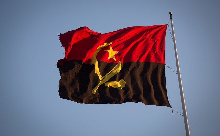 angola_flying_flag.jpg